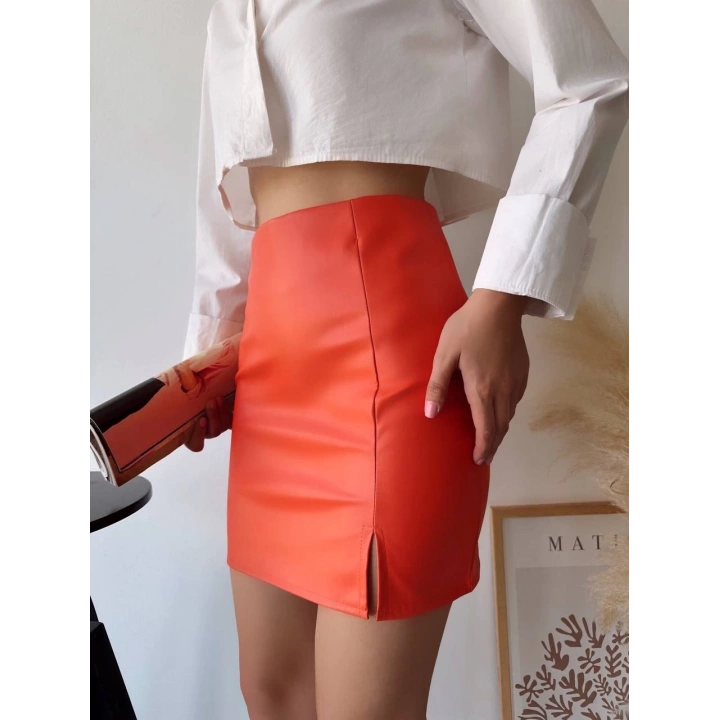 Tek yırtmaçlı arkadan fermuarlı deri etek turuncu s24475