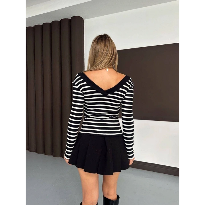 V yaka kol ve yaka düğmeli bluz siyah A4047