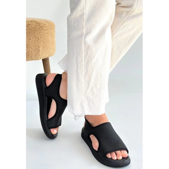 Wayi Siyah Hasır Cilt Sandalet