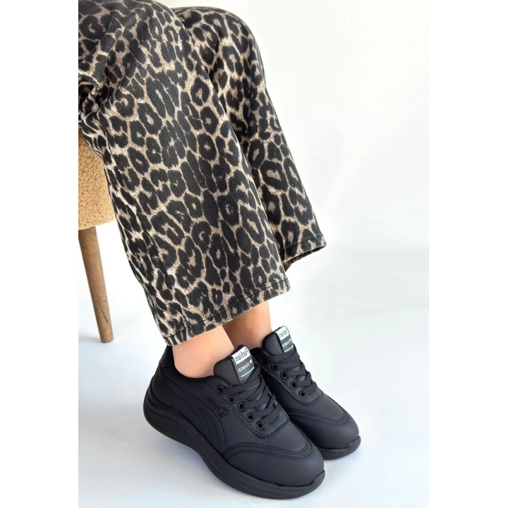 Yejja Siyah Cilt Bağcıklı Spor Ayakkabı