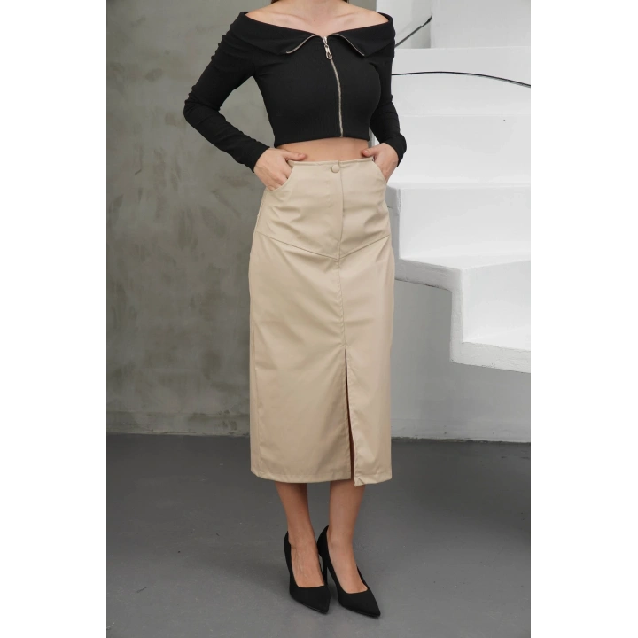 Yırtmaçlı uzun deri etek bej