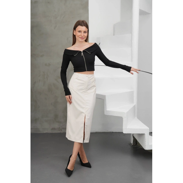 Yırtmaçlı uzun deri etek krem