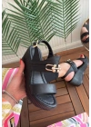 Gitay Siyah Cilt Dolgu Topuk Sandalet