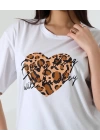 Leopar kalp baskılı tişört
