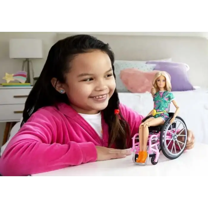 Barbie Fashionistas #194 Tekerlekli Sandalyeli ve Rampalı Bebek