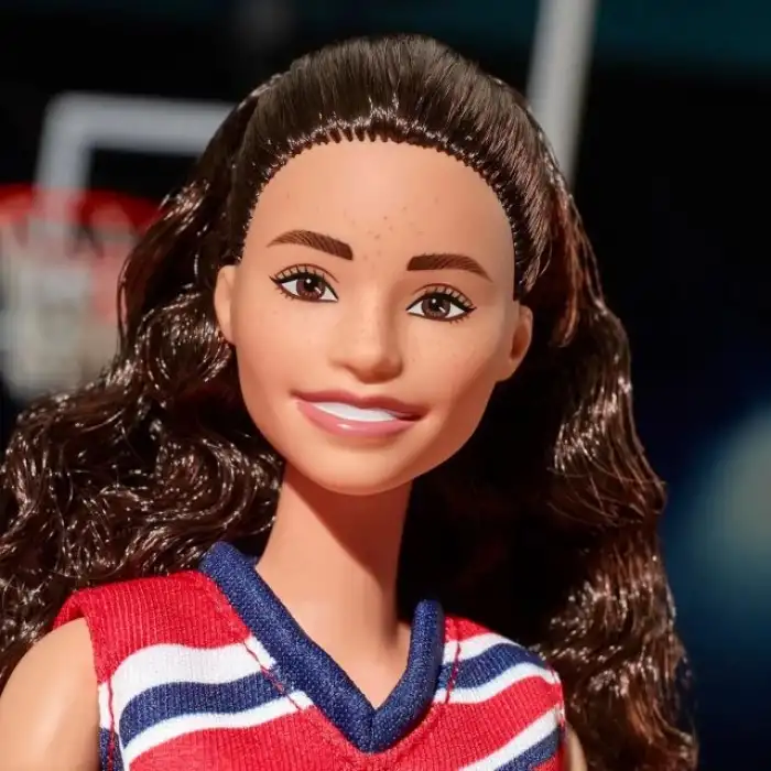 Barbie İmza Bebeği Sue Bird 10 Numaralı Üniforması ile