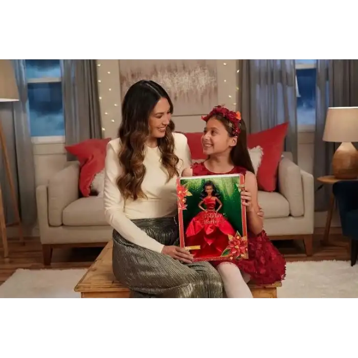 Barbie İmzası 2022 Yılbaşı Bebeği