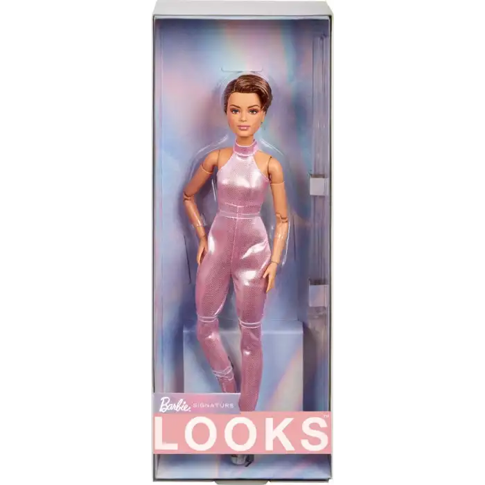 Barbie Pixie Cut ile Bebek Gibi Görünüyor