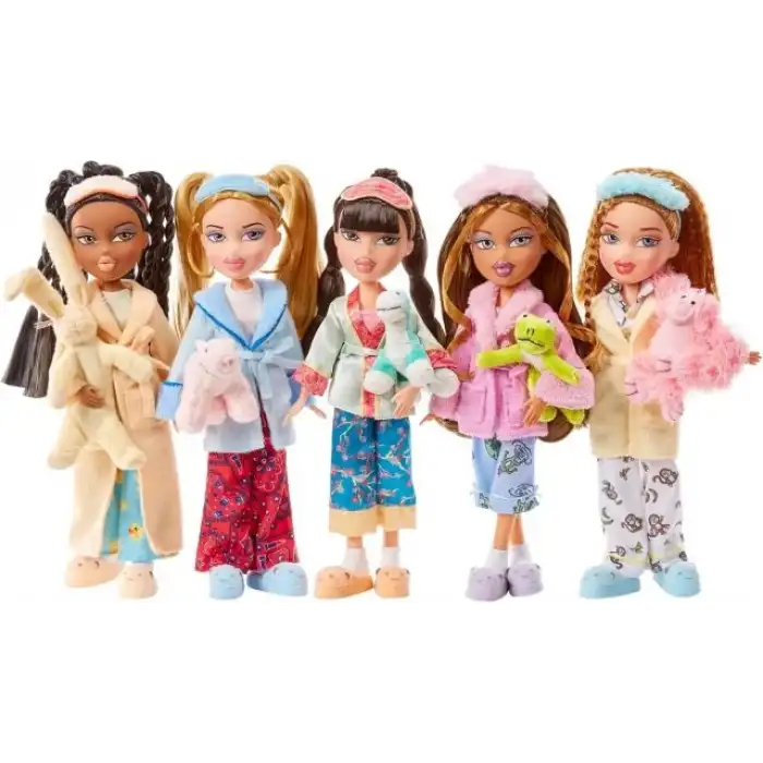 Bratz Pijama Partisi Cloe Moda Bebeği ve 2 Takım Pijama