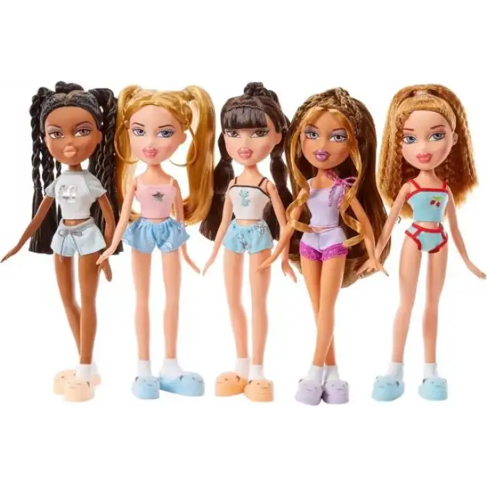 Bratz Pijama Partisi Yeşim Moda Bebeği 2 Takım Pijamalı