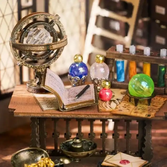 CUTEBEE DIY Ahşap Dollhouse Minyatür Kiti - Sihirli Ev