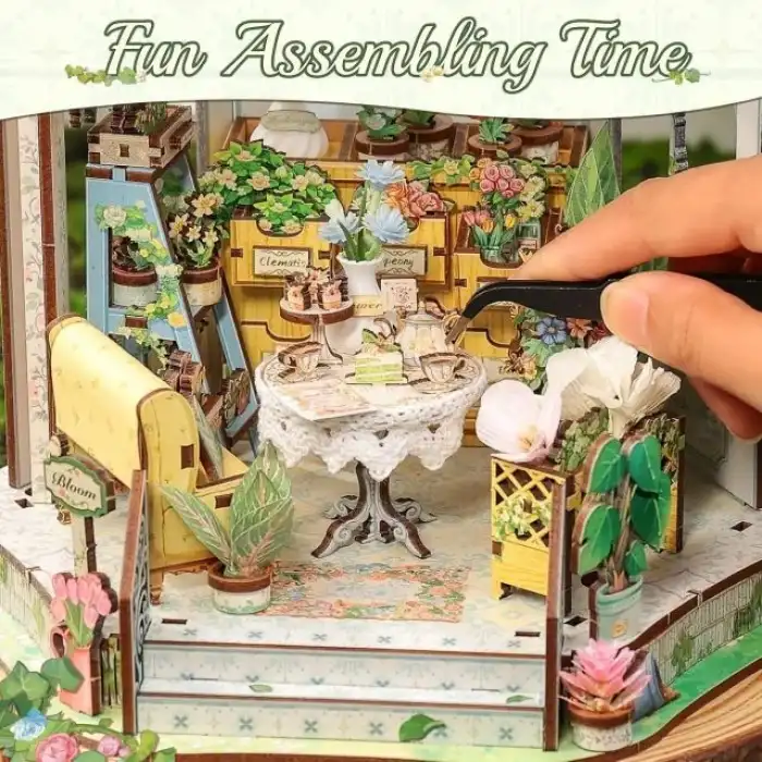 CUTEBEE Toz Kapaklı DIY Kitaplık Seti - Büyükbabanın Antika Dükkanı