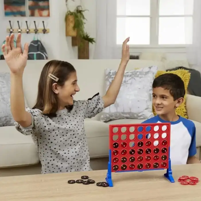 Hasbro Gaming Connect 4: Marvel Spider-Man Sürümü Strateji Oyunu