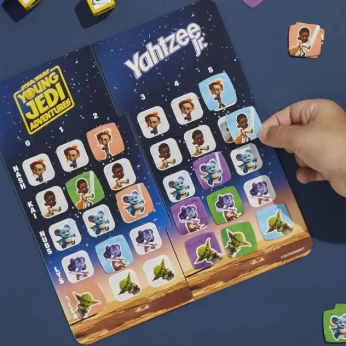 Hasbro Gaming Yahtzee Jr. Yıldız Savaşı: Macera Sürümü Masa Oyunu