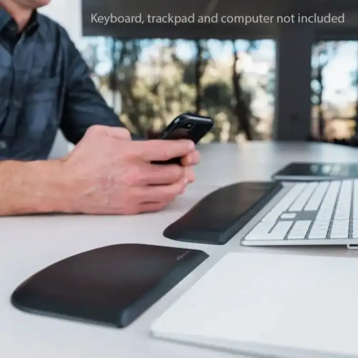 Kensington İnce Klavyeler için ErgoSoft Bilek Desteği (K52800WW)