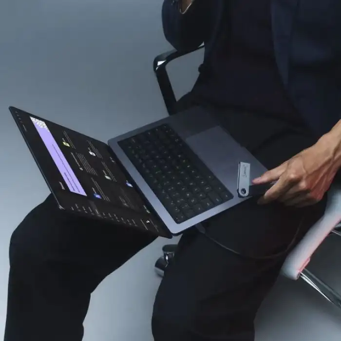 Ledger Nano S Plus Kripto Hardware Cüzdan - Matte-Black