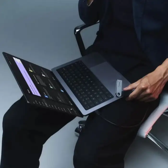 Ledger Nano S Plus The Perfect Entry-Level Hardware Cüzdan - Gold