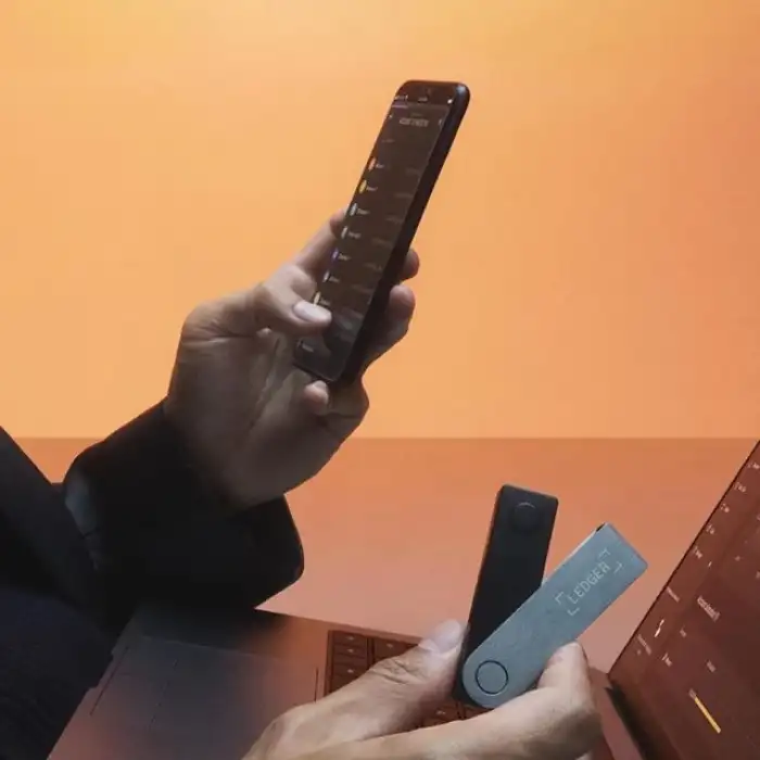 Ledger Nano X - Güvenli Kripto ve NFT Bluetooth Donanım Cüzdanı