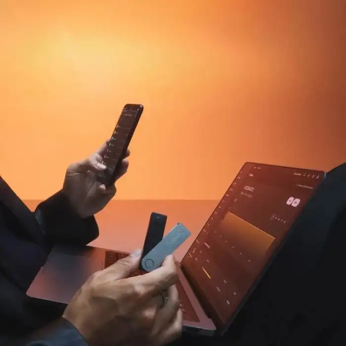 Ledger Nano X - Güvenli Kripto ve NFT Bluetooth Donanım Cüzdanı