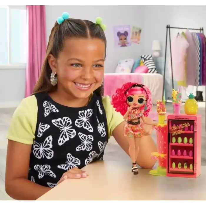 LOL Sürprizi Aman Tanrım – Pinky Pops Meyve Moda Bebeği