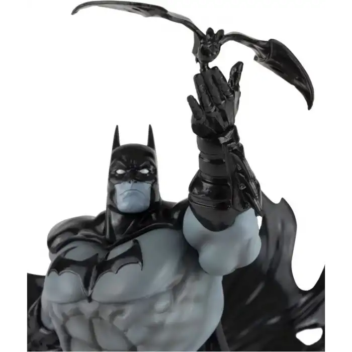 McFarlane Toys - DC Direct - Batman Siyah & Beyaz - Figürü (Reçine)