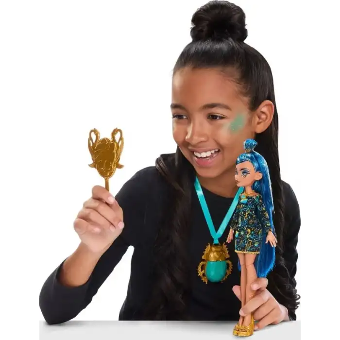 Monster High Doll Cleo De Nile Altın Glam Kılıf Güzellik Seti