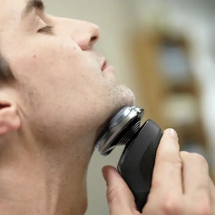 Philips Norelco Serisi 6000 Erkekler için Elektrikli Tıraş Makinesi