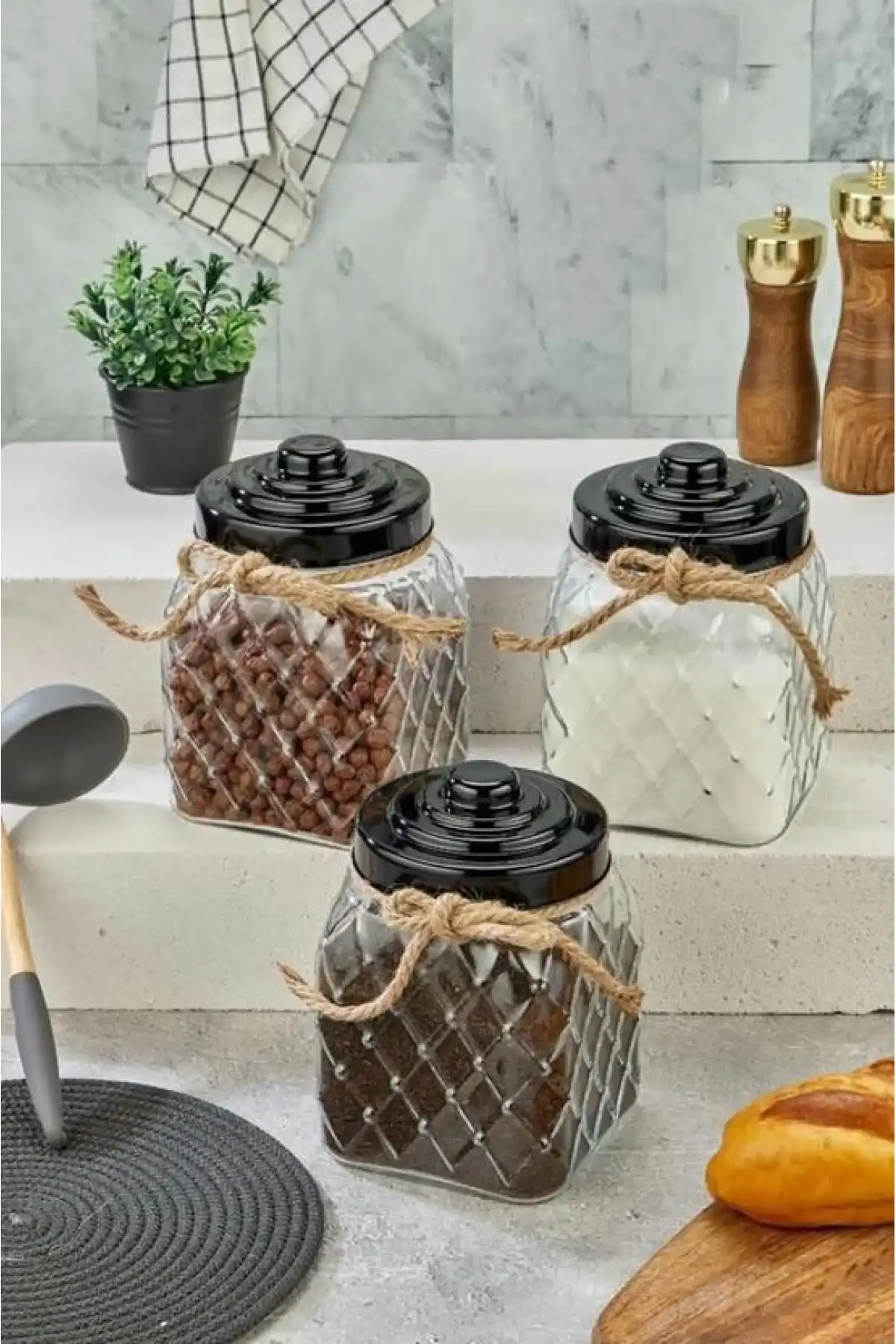 Cooker Siyah Kapaklı Cam Kavanoz 20 cm