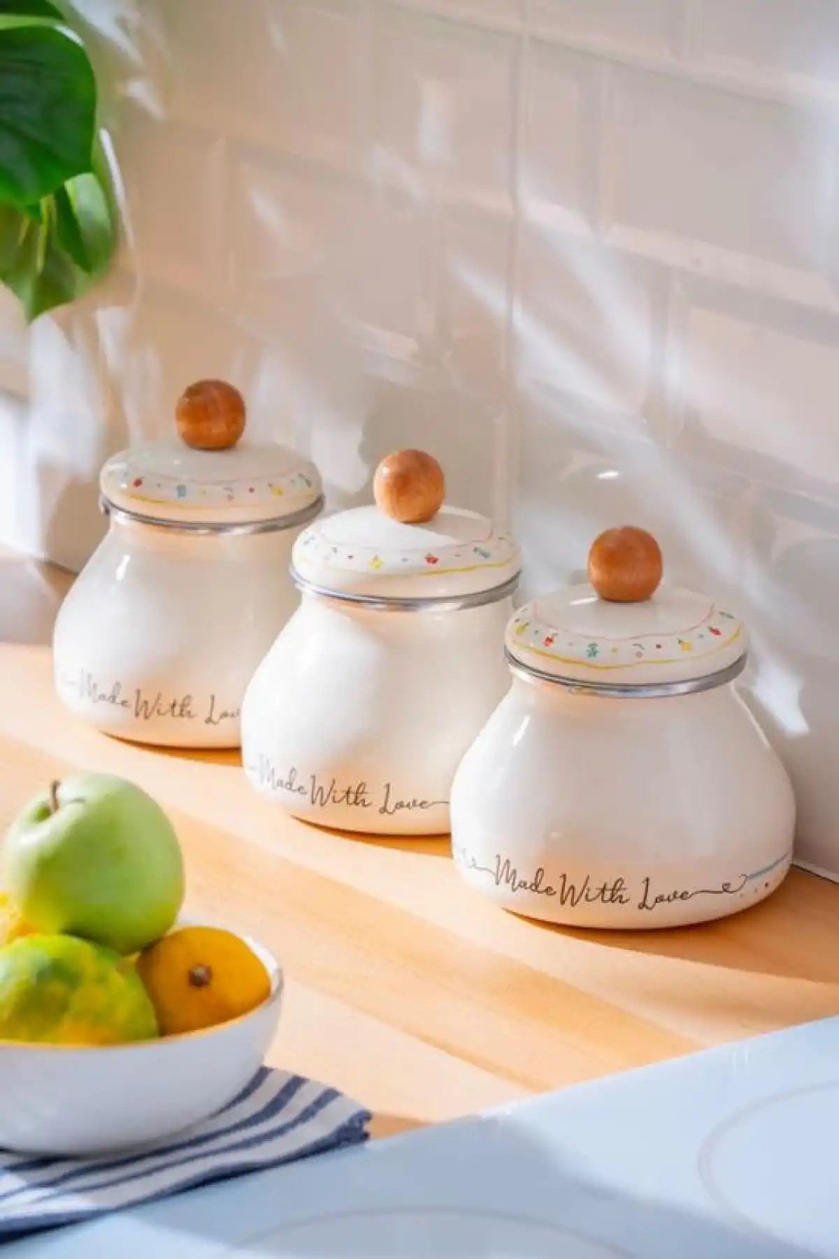 Acar XAP7708 Emaye Yazı ve Çiçek Desenli Beyaz Tombik Baharatlık 1 lt