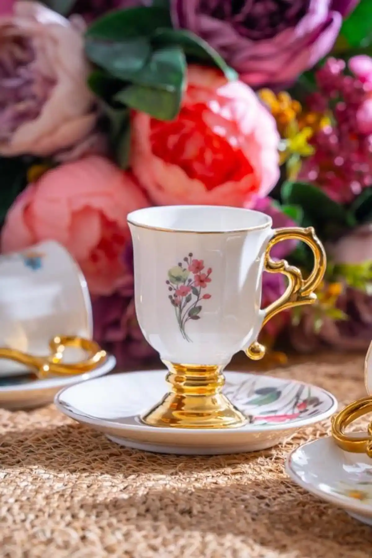 Acar KAI7517 Pembe Çiçek Desenli Gold Detaylı Beyaz Porselen Kahve Seti 6lı