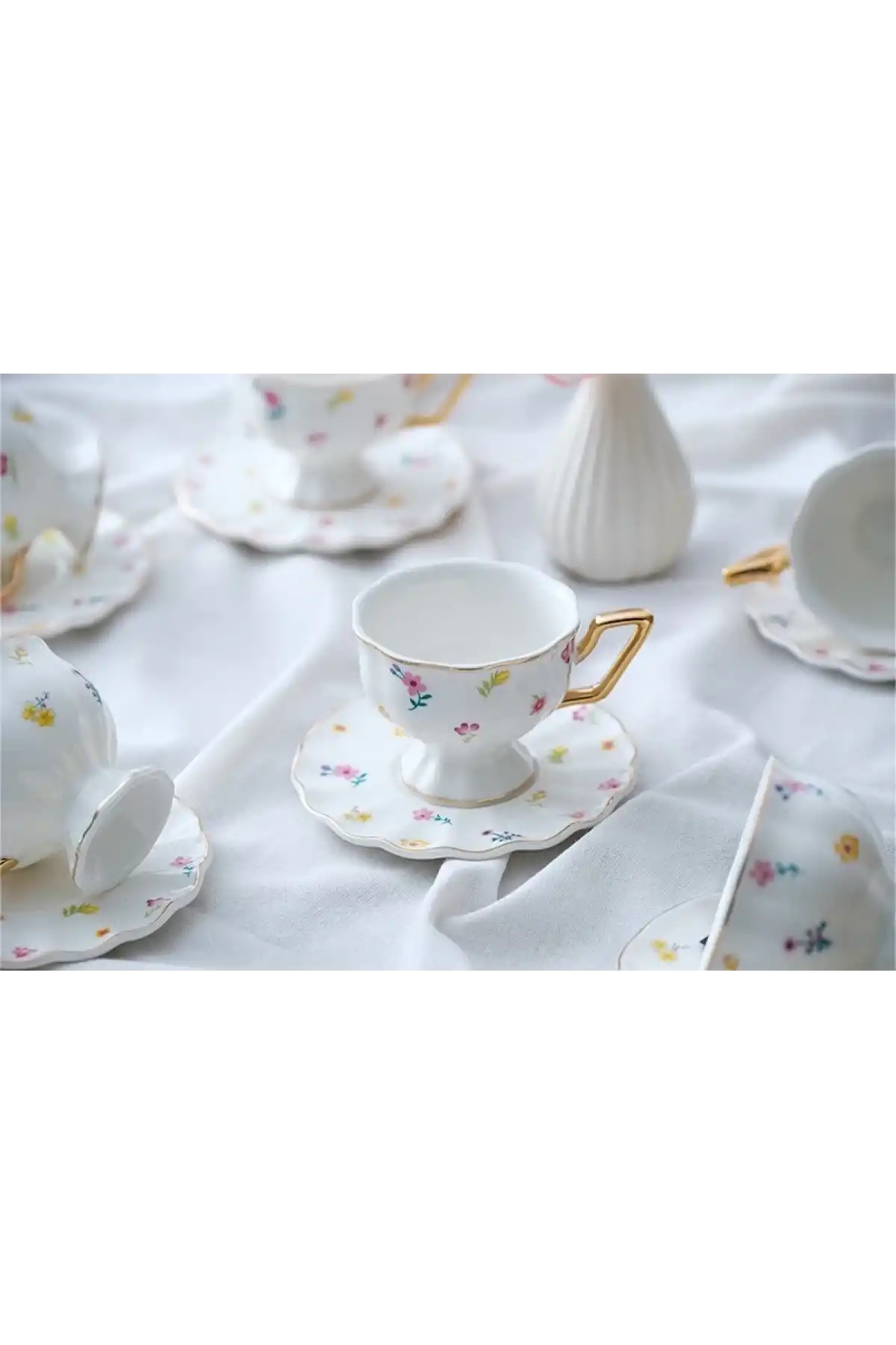 Acar Çiçek Desenli Porselen Çay Fincan Seti 6lı