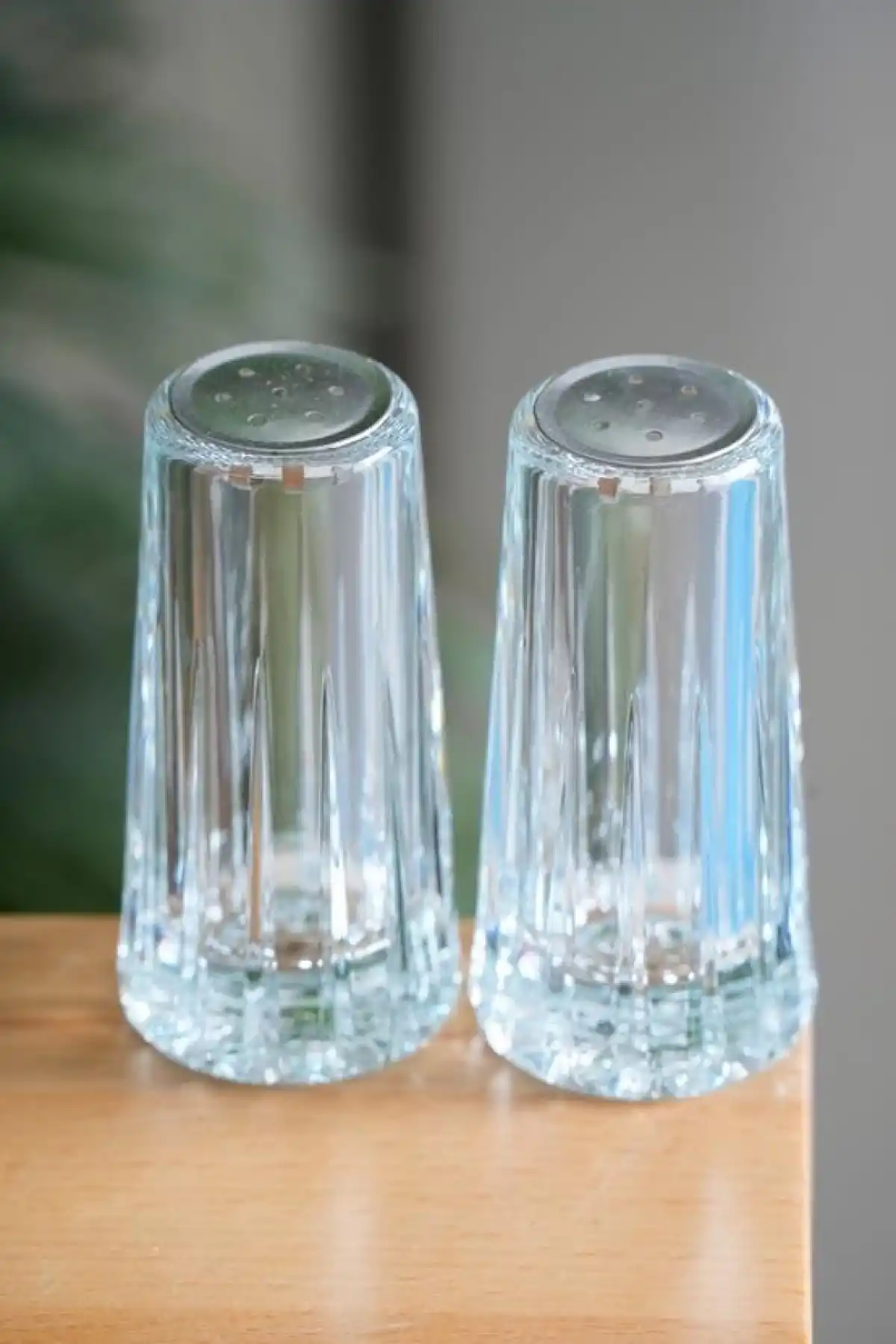 Acar JB7701 Gri Kapaklı Cam Tuzluk Biberlik