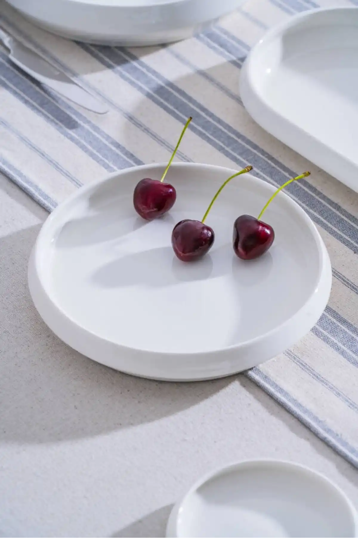 Acar Rumi Porselen Beyaz Yuvarlak Sunum Tabağı 18 cm