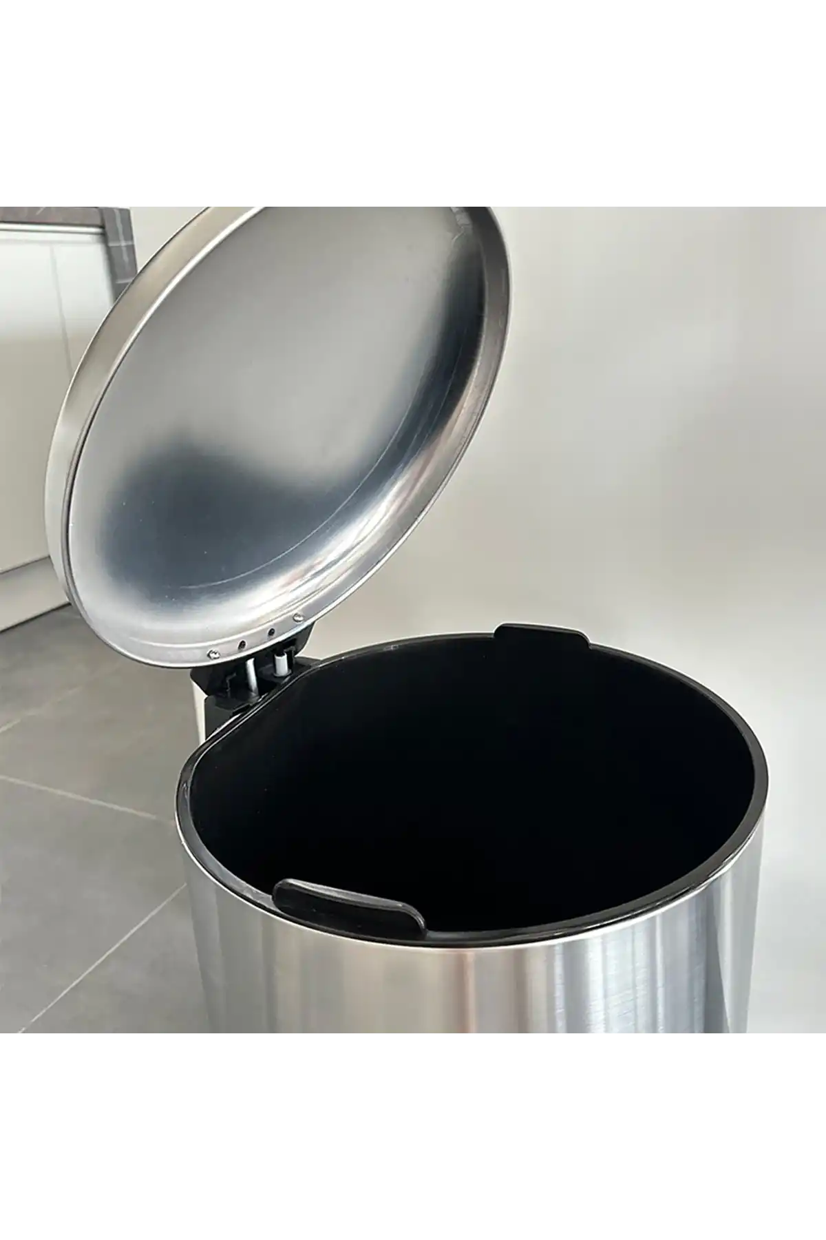 Ansan ANS E90-30 Bombe Kapaklı Çelik Çöp Kovası 30 L 31,3 x 41 x 56 cm