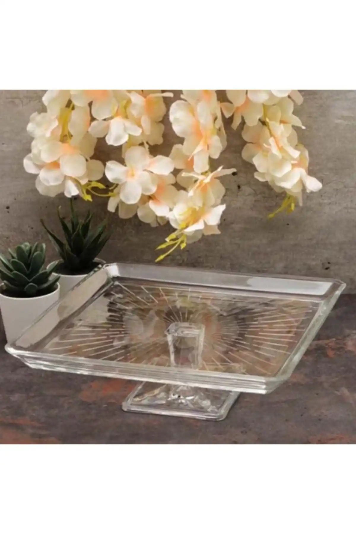 Paşabahçe 950007 Madlen Cam Ayaklı Servis Tabağı 24 cm