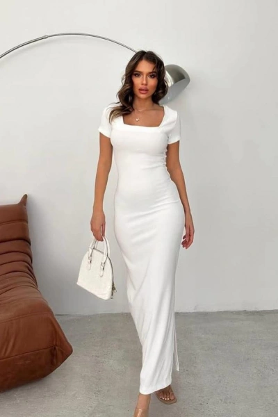 Yan Yırtmaçlı Kare Yaka Elbise