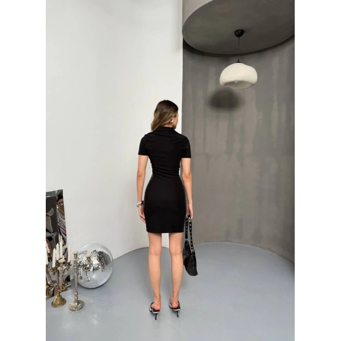 Taşlı Polo Yaka Elbise