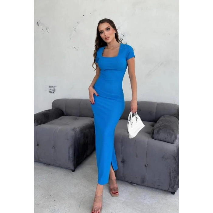 Yan Yırtmaçlı Kare Yaka Elbise