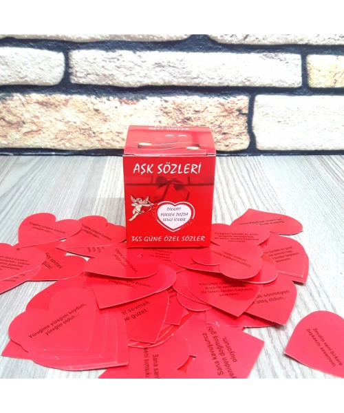 365 Gün Romantik Sözler Yazılı Kalpli Kartlar