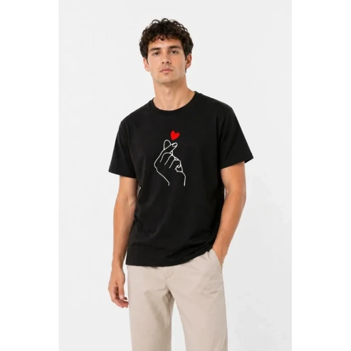 Erkek Kore Parmak Kalp Aşk Temalı Minimal Baskılı Tişört Yazlık Kısa Kol T-shirt - Siyah