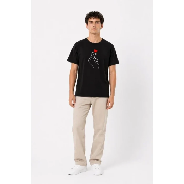 Erkek Kore Parmak Kalp Aşk Temalı Minimal Baskılı Tişört Yazlık Kısa Kol T-shirt - Siyah