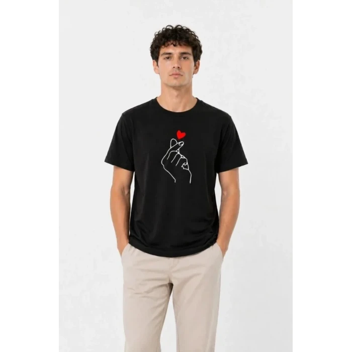 Erkek Kore Parmak Kalp Aşk Temalı Minimal Baskılı Tişört Yazlık Kısa Kol T-shirt - Siyah