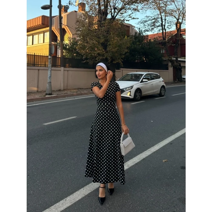 Kadın Kısa Kollu Bisiklet Yaka Puantiyeli Maksi Örme Krep Elbise