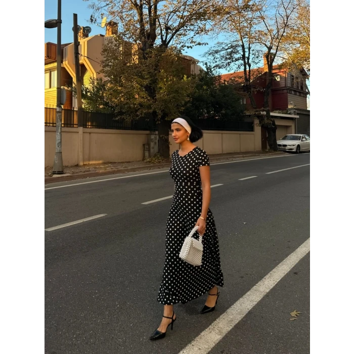 Kadın Kısa Kollu Bisiklet Yaka Puantiyeli Maksi Örme Krep Elbise