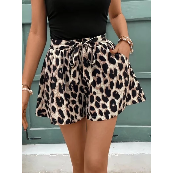 Kadın Kolsuz Bisiklet Yaka Viskon Bluz Ve Leopar Desenli Kısa Modal Short İkili Takım