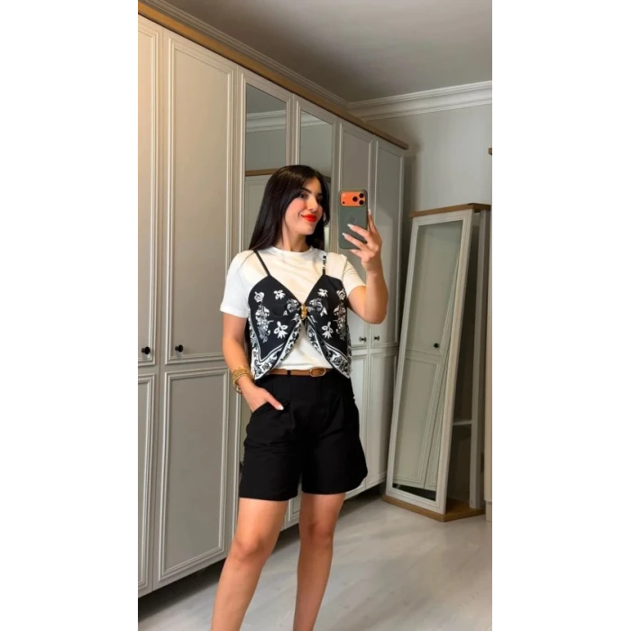 Kadın Şal Desen Detay Bluz Ve Keten Şort İkili Takım