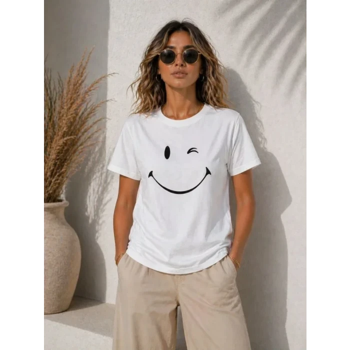 Minimal Gülümseyen Yüz Baskılı Tişört Kısa Kol Yazlık T-shirt - Beyaz