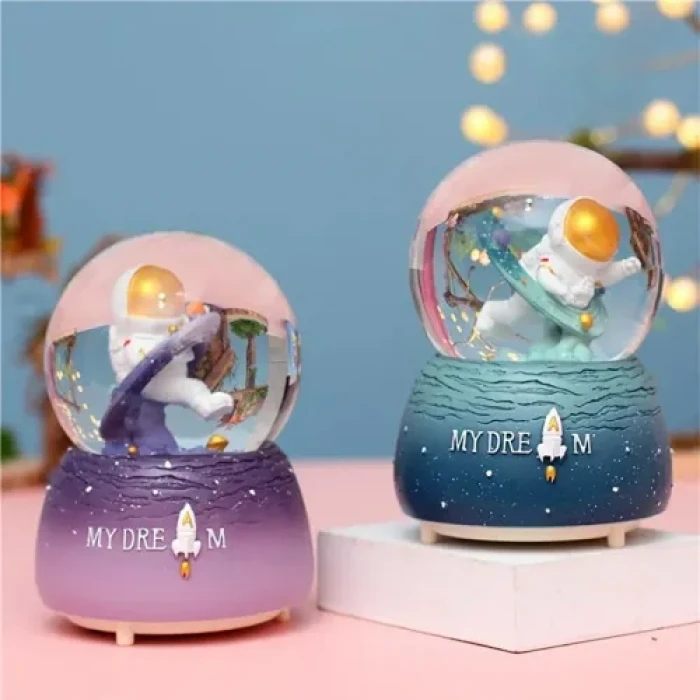 Sevimli Astronot Kar Küresi