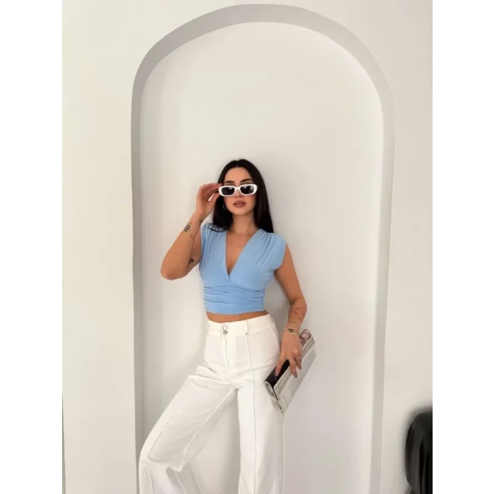 Vatkalı Kolsuz V Yaka Drapeli Crop Bluz Likralı Fit - Bebek Mavisi