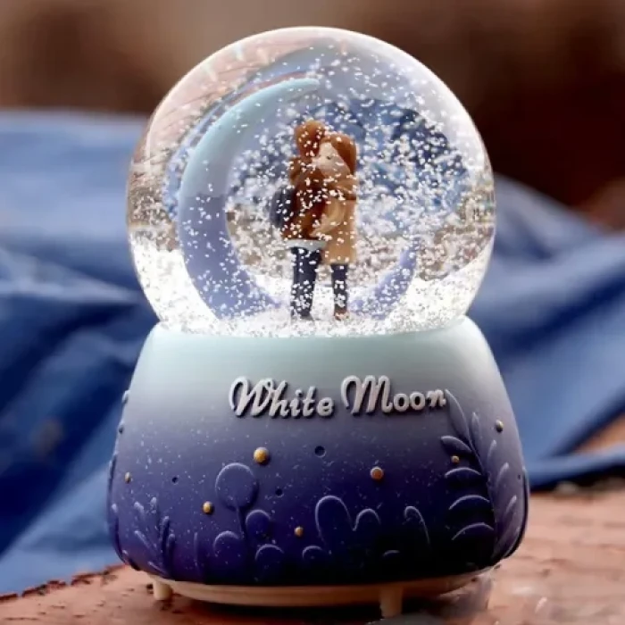 White Moon Kar Küresi Orta Boy